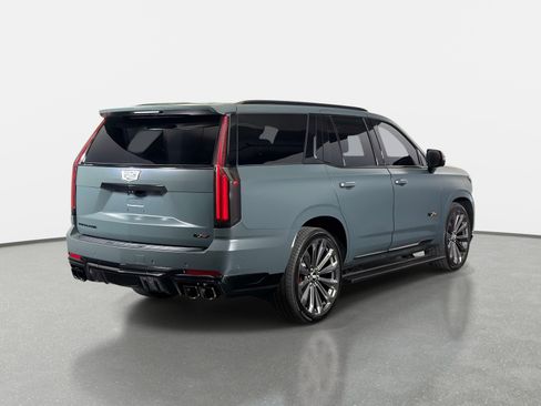 Used 2025 Cadillac Escalade V AWD/4WD image 3