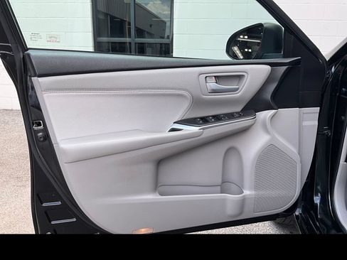 Used 2016 Toyota Camry XLE w/ Moonroof Package FWD image 24