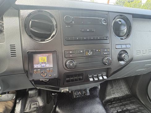 Used 2015 Ford F550 4x4 Regular Cab Super Duty w/ Power Equipment Group image 20
