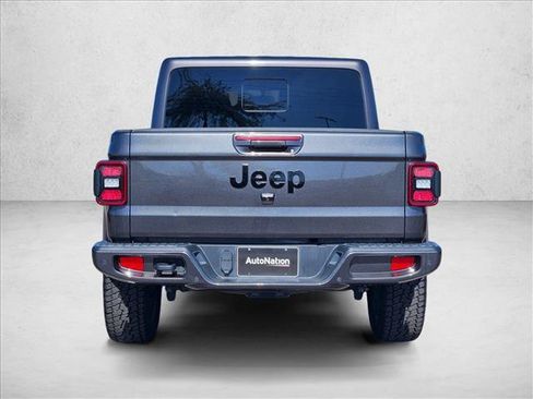 Used 2021 Jeep Gladiator Overland AWD/4WD image 7