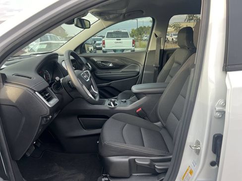 Used 2024 GMC Terrain SLE FWD image 17