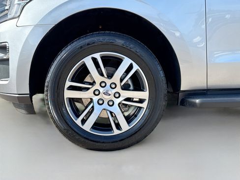Used 2024 Ford Expedition Limited image 65