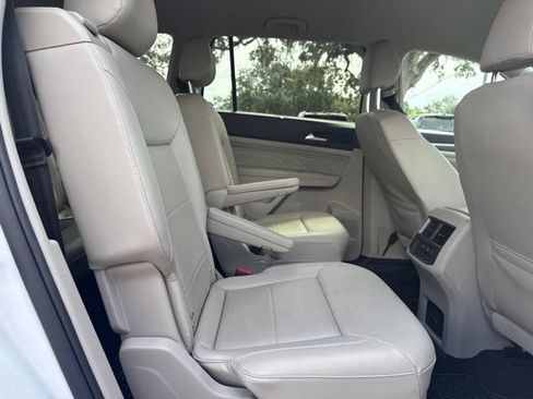 Used 2021 Volkswagen Atlas SE w/ Towing Package FWD image 10