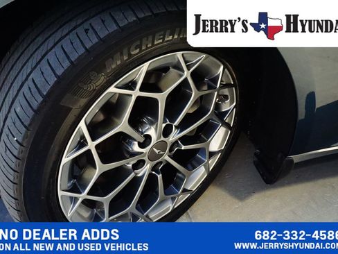 Used 2022 Genesis G80 2.5T w/ Advanced Package RWD image 9