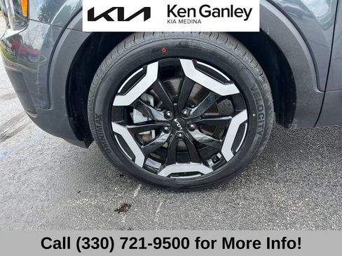 Certified 2024 Kia Telluride S w/ S Sunroof Package AWD/4WD image 17
