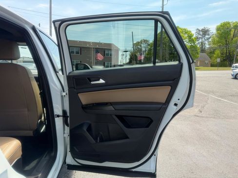 Used 2020 Volkswagen Atlas Cross Sport SEL AWD/4WD image 26