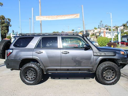 Used 2023 Toyota 4Runner TRD Off-Road Premium w/ Off Road Premium Plus Package image 7