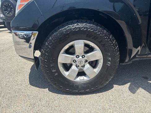 Used 2010 Nissan Frontier SE RWD image 19
