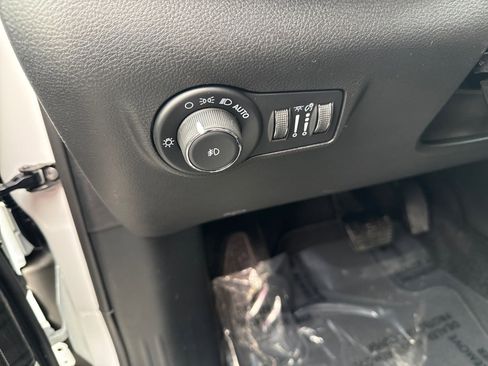 New 2026 Jeep Compass Latitude image 18