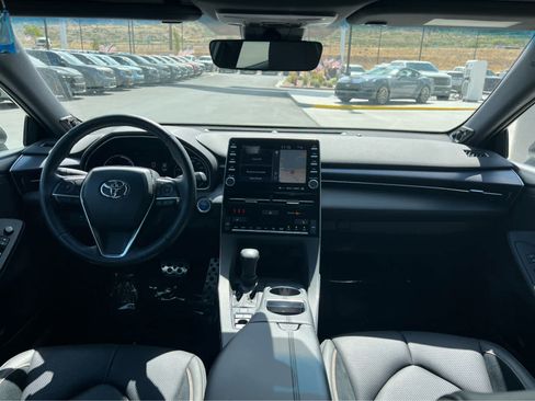 Used 2022 Toyota Avalon XSE FWD image 25