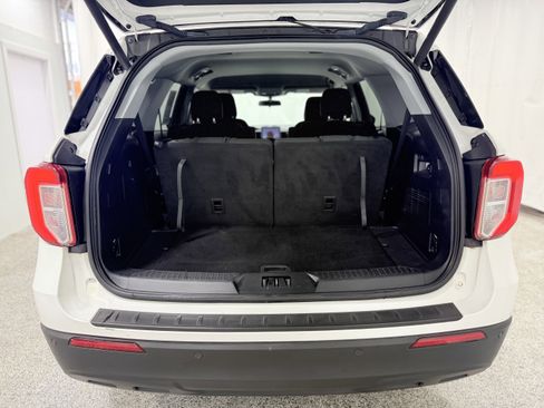 Used 2020 Ford Explorer XLT w/ Comfort Package image 10