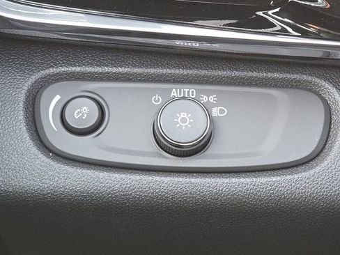 Used 2026 Buick Envista Sport Touring w/ Convenience I Package FWD image 11