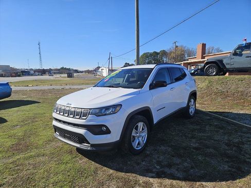 Used 2022 Jeep Compass Latitude image 7