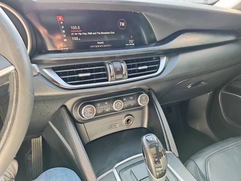 Used 2019 Alfa Romeo Stelvio AWD image 54