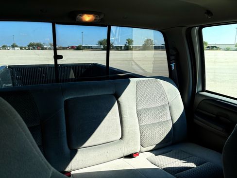 Used 2001 Ford F350 XLT image 24