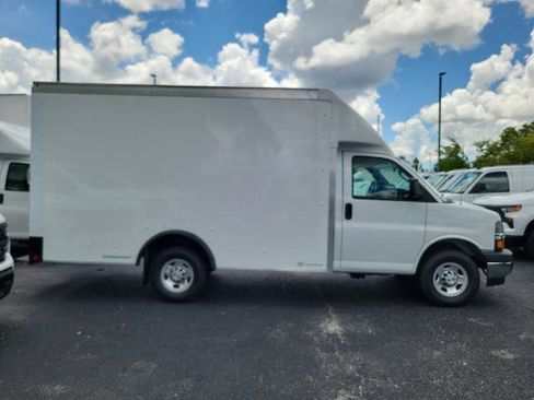 New 2025 Chevrolet Express 3500 w/ Power Convenience Package image 4