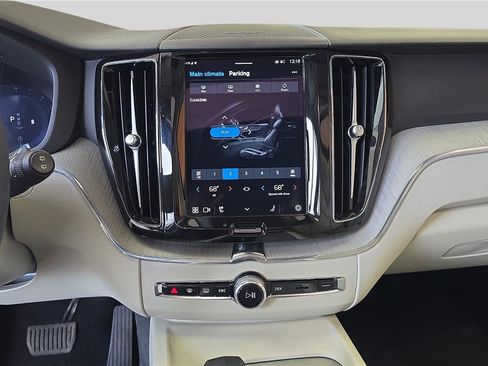 Used 2025 Volvo XC60 B5 Plus w/ Climate Package image 22