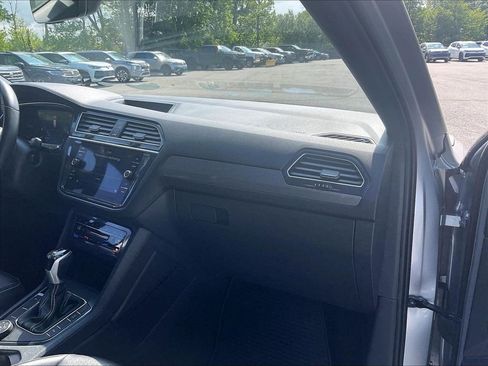 Used 2023 Volkswagen Tiguan SE R-Line AWD/4WD image 13
