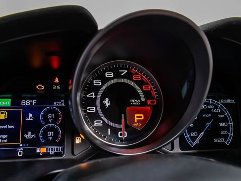 Certified 2019 Ferrari Portofino image 40