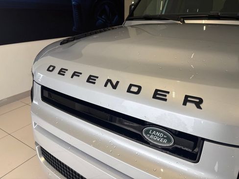 Used 2022 Land Rover Defender 110 SE AWD/4WD image 10