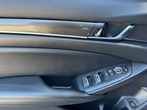 Used 2022 Honda Accord Sport image 10