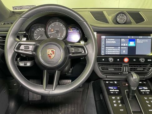 Certified 2025 Porsche Macan image 26