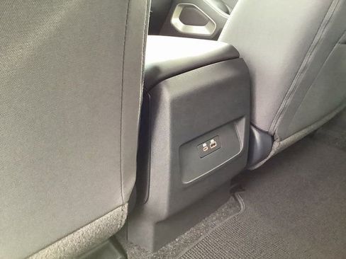 Used 2024 Nissan Frontier SV w/ Technology Package image 23