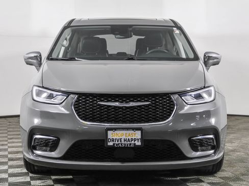 Used 2022 Chrysler Pacifica Limited image 13