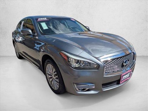 Used 2016 INFINITI Q70 L 3.7 AWD/4WD image 3