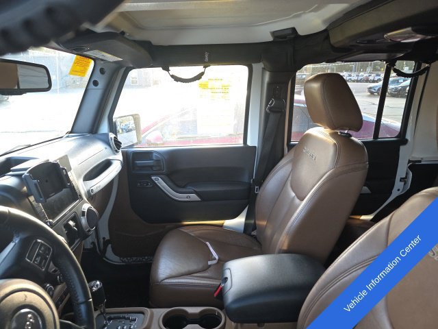 Used 2016 Jeep Wrangler Unlimited Sahara w/ Connectivity Group AWD/4WD image 10