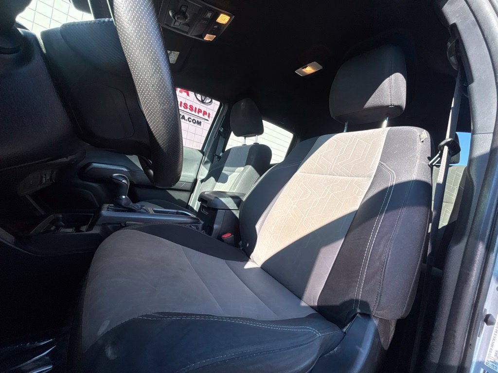 Used 2020 Toyota Tacoma TRD Off-Road AWD/4WD image 10