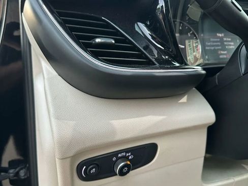 Used 2022 Buick Envision Preferred image 11