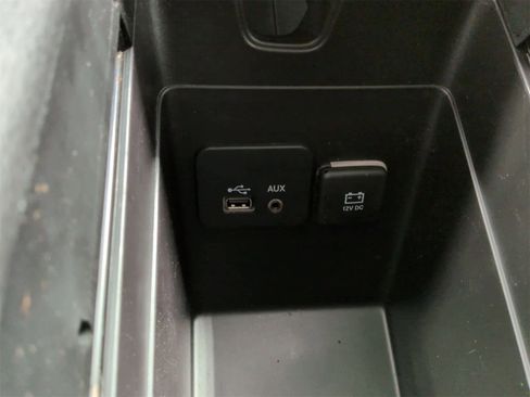 Used 2015 Chrysler 200 LX image 30