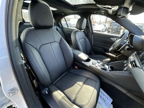 New 2025 Alfa Romeo Giulia AWD w/ Driving Assist Package image 15