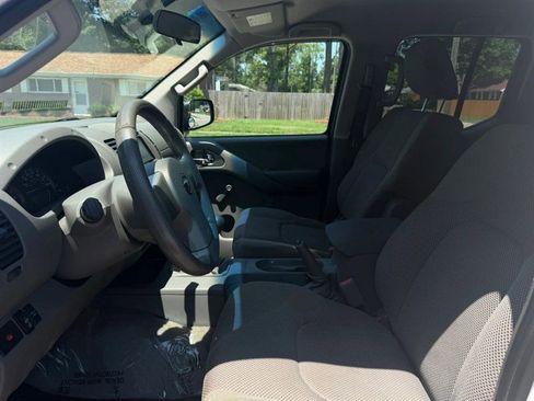 Used 2013 Nissan Frontier S RWD image 9