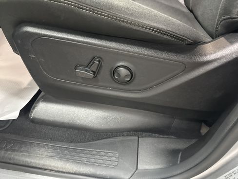 Used 2025 RAM 1500 Big Horn AWD/4WD image 10