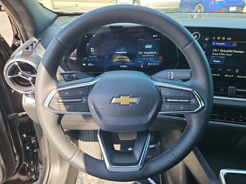 Used 2026 Chevrolet Equinox LT FWD image 14