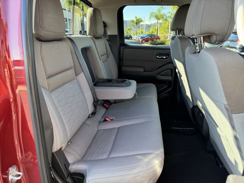 Used 2022 Nissan Frontier SV w/ Technology Package image 31