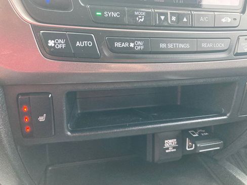 Used 2021 Honda Pilot EX image 13