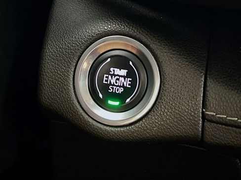 Used 2021 Buick Envision Essence AWD/4WD image 16