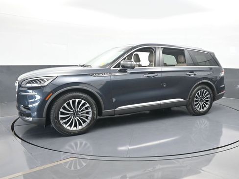 Used 2022 Lincoln Aviator Reserve w/ Elements Package Plus image 2