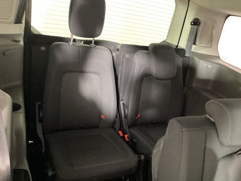 Used 2021 Ford Transit Connect XLT FWD image 11