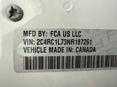 Used 2022 Chrysler Pacifica Touring-L FWD image 32