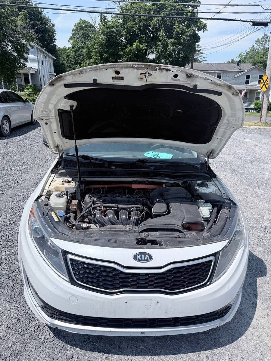 Used 2012 Kia Optima Hybrid w/ Hybrid Convenience Pkg FWD image 9