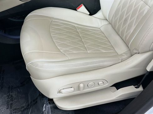 Used 2023 Buick Enclave Avenir w/ Avenir Technology Package AWD/4WD image 29