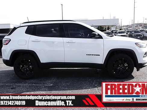 New 2026 Jeep Compass Latitude image 6
