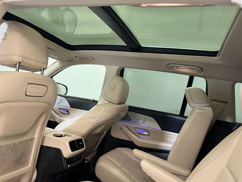 Used 2020 Mercedes-Benz GLS 450 4MATIC image 35