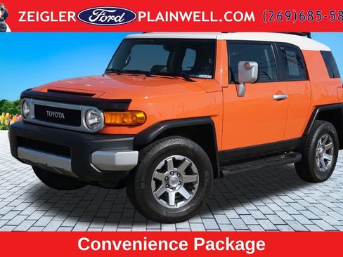 Used 2014 Toyota FJ Cruiser 4WD w/ Convenience Package image 1