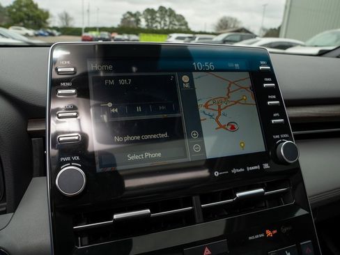 Certified 2021 Toyota Avalon XLE w/ Moonroof Package image 14