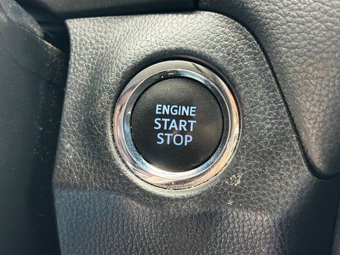 Used 2020 Toyota RAV4 XLE Premium image 33